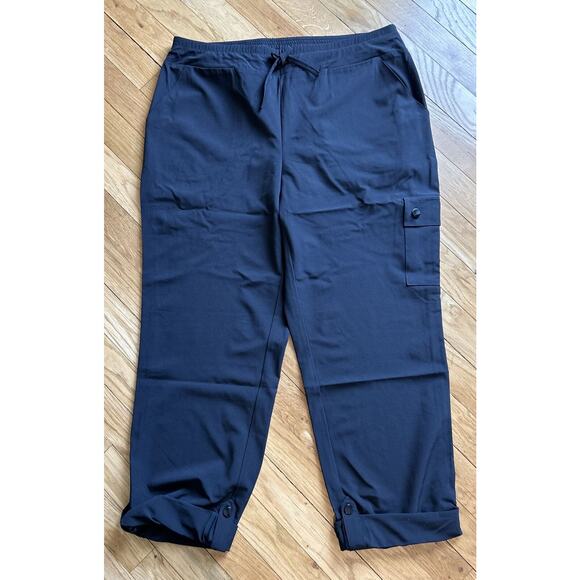 womens Chico's ZENERGY black convertible utility crop pants sz 1 US 8 NWT *B6 - Picture 1 of 4